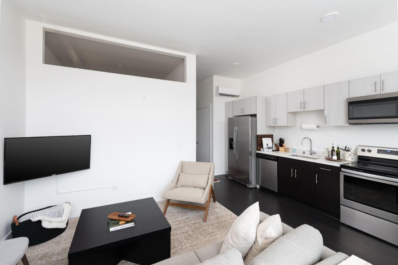 Modern 1Br Apt With Skywalk To Fiserv, Rooftop, And Parking 密尔沃基 外观 照片