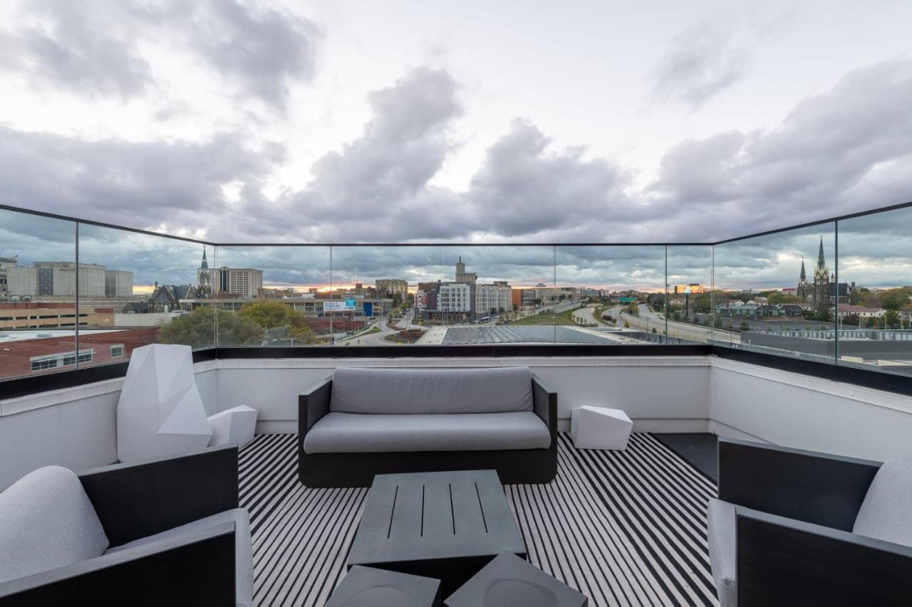 Modern 1Br Apt With Skywalk To Fiserv, Rooftop, And Parking 密尔沃基 外观 照片