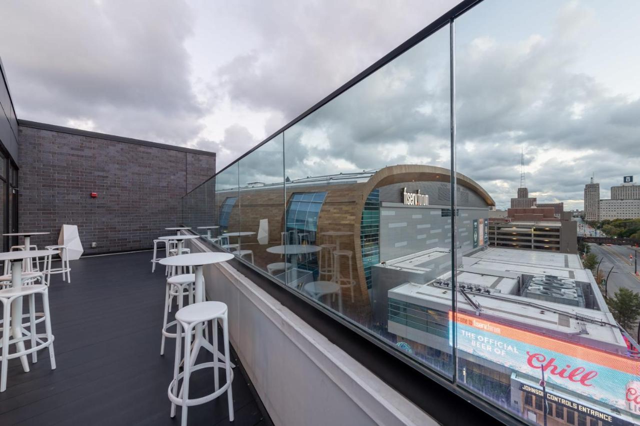 Modern 1Br Apt With Skywalk To Fiserv, Rooftop, And Parking 密尔沃基 外观 照片
